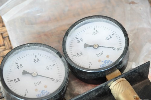 Pair of pressure gauges free photo